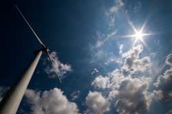 Windkraft gegen Sonnenkraft
