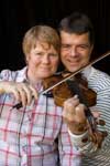 Karin und Christoph Struck spielen beide im Orchester die erste Geige, in ihrer Freizeit aber z.B. auch im Posaunenchor.